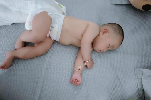 吕梁怀孕肚子撑的难受